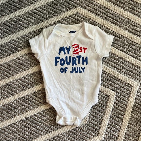 0-3M 4th of JULY BUNDLE onesie and matching set. - Picture 2 of 3